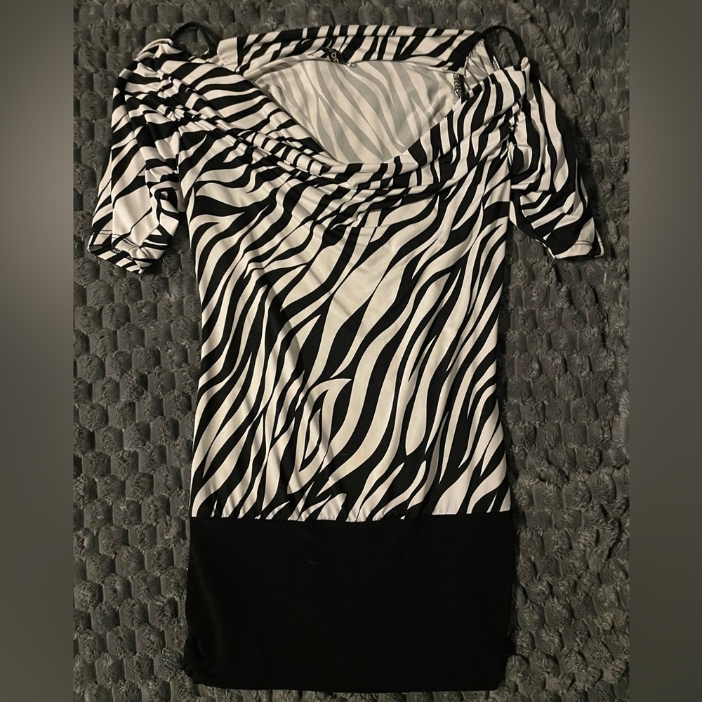 Going out size small top. Zebra print.